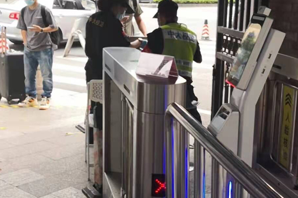 人脸识别、健康码核验|人脸测温健康码一体机筑牢疫情防控的“前沿关卡”